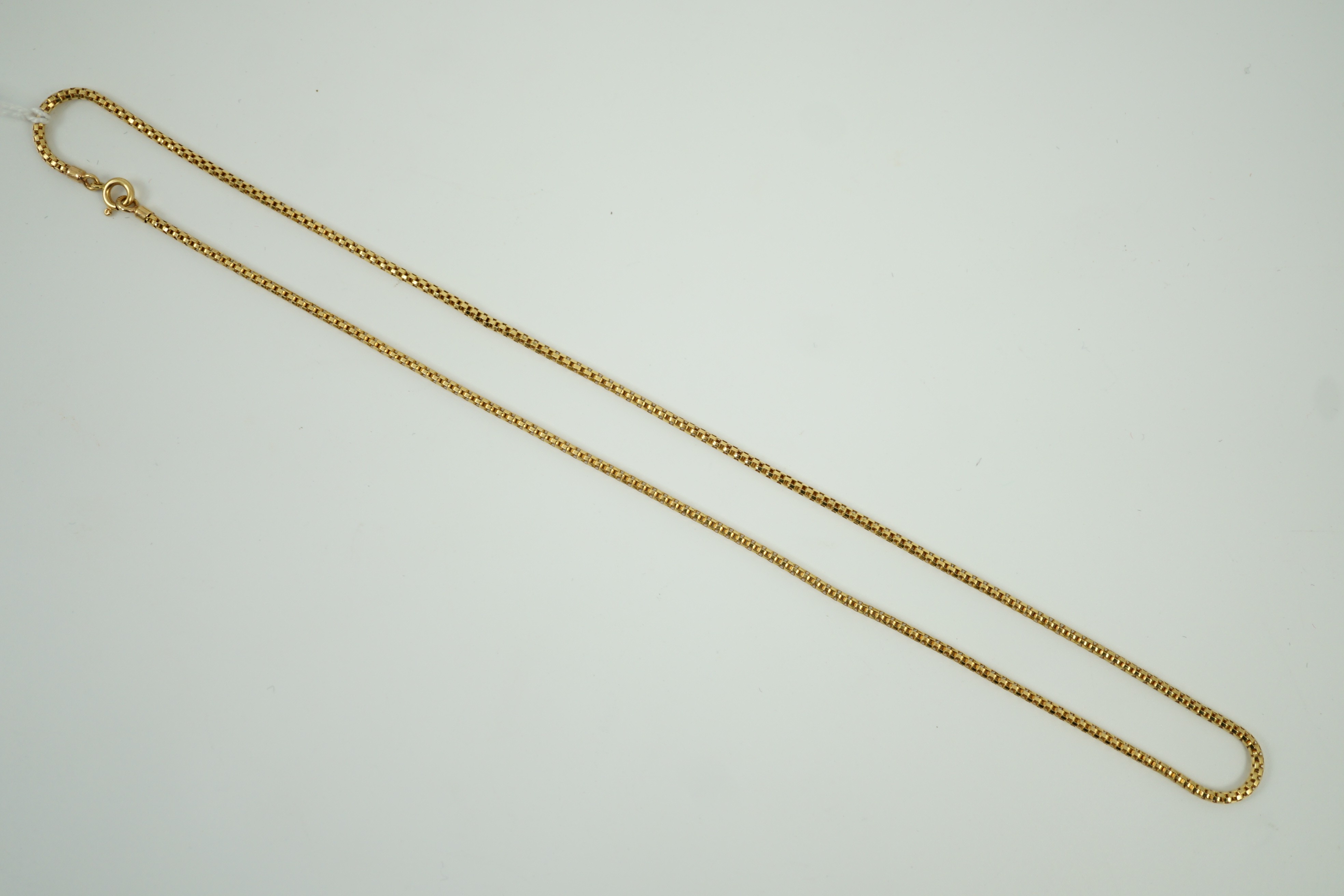 A modern 750 yellow metal chain, 48cm, 7.5 grams.